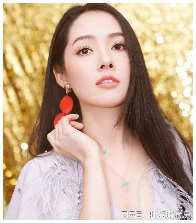 10位明星妻子哪位明星的老婆最漂亮K8凯发登录入口娱乐圈颜值最高的(图11)